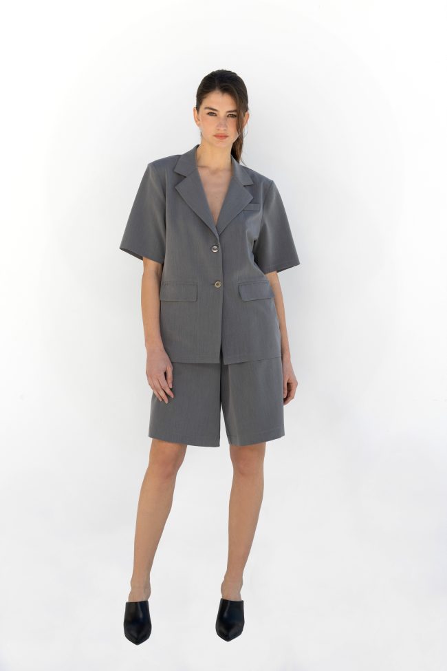 grey loose blazer women tailored summer outfit minimal style