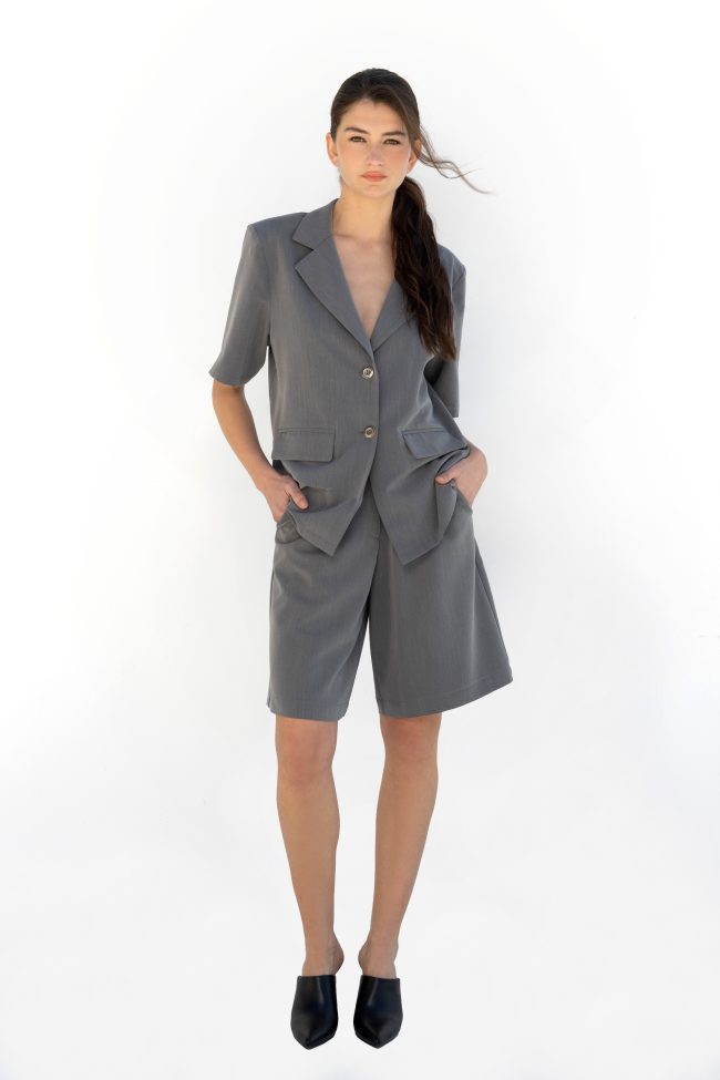 grey loose blazer women tailored summer outfit minimal style